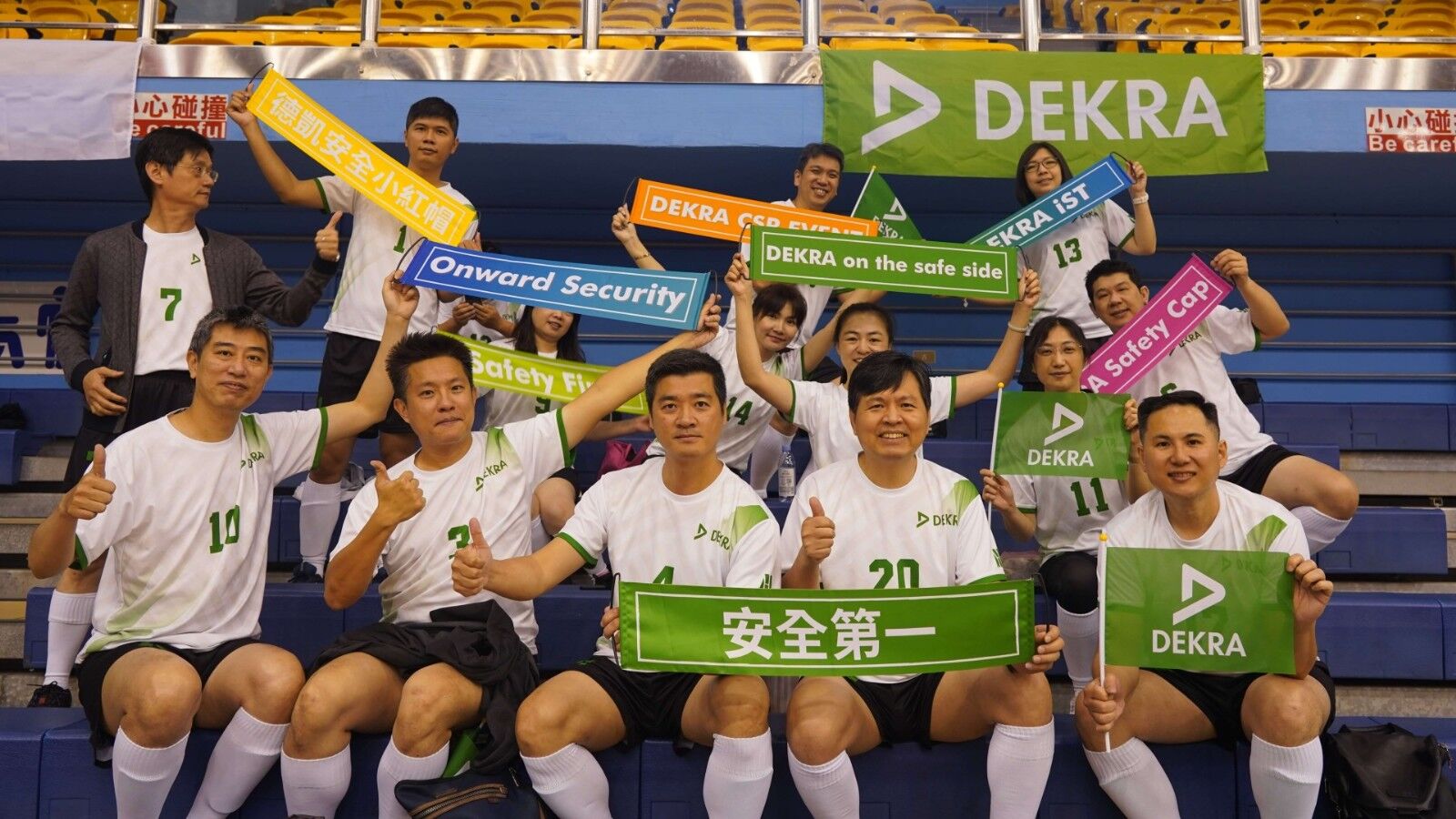 Group photo of the DEKRA team at the charity soccer tournament